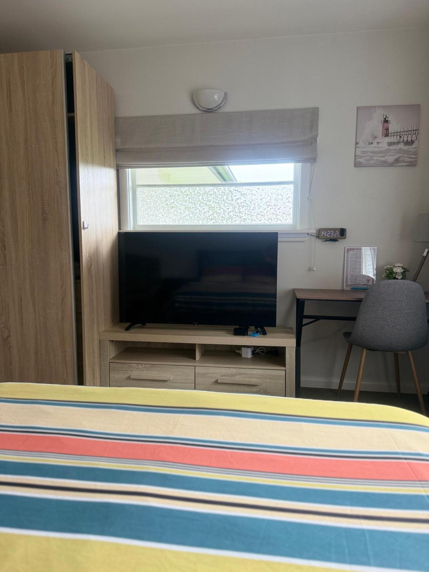 Cozy And Sunny Room Near City To Seapath Christchurch Esterno foto